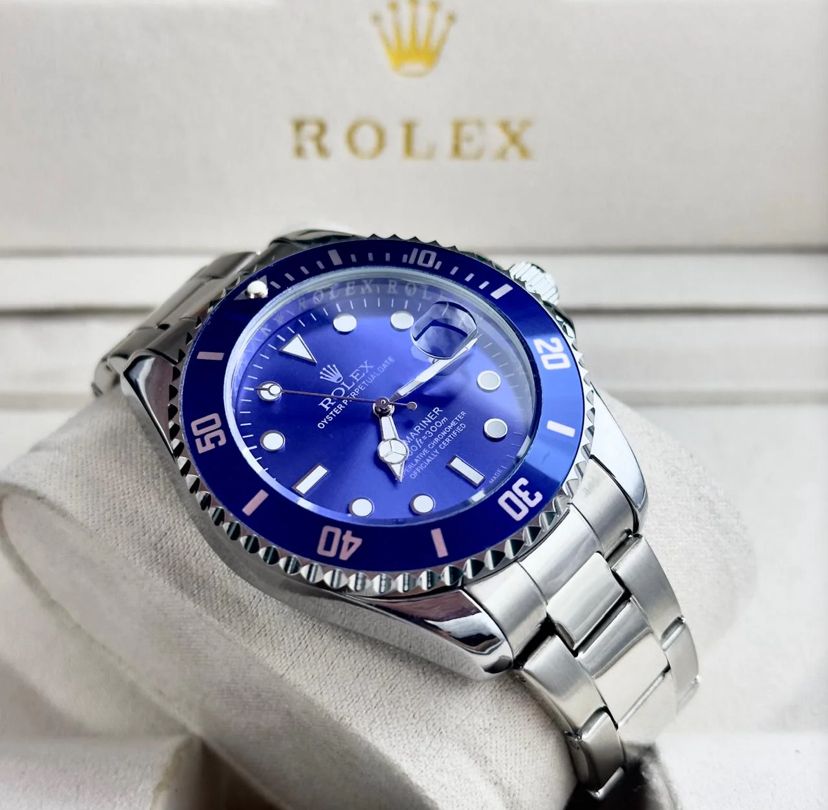 Rolex Submariner Plateado Fondo Azul