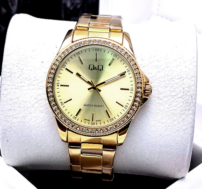 QyQ Mujer Dorado Fondo Dorado